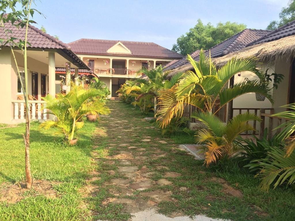 The Moonflower Bungalow 호텔 시아누크빌 외부 사진