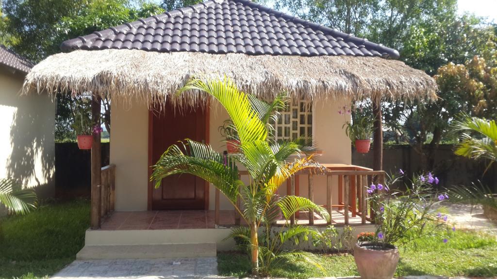 The Moonflower Bungalow 호텔 시아누크빌 외부 사진
