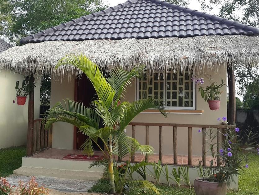 The Moonflower Bungalow 호텔 시아누크빌 외부 사진